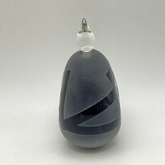 Contemporary Jim Grant Black Cameo Glass Perfume Bottle (Signed and Dated, Handmade Art Glass, Vintage 1983) For Sale - Image 3 of 15