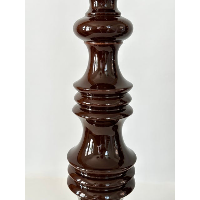 1960s Large Glossy Brown MId Century Modern Ribbed Ceramic Table Lamps - a Pair For Sale - Image 4 of 15