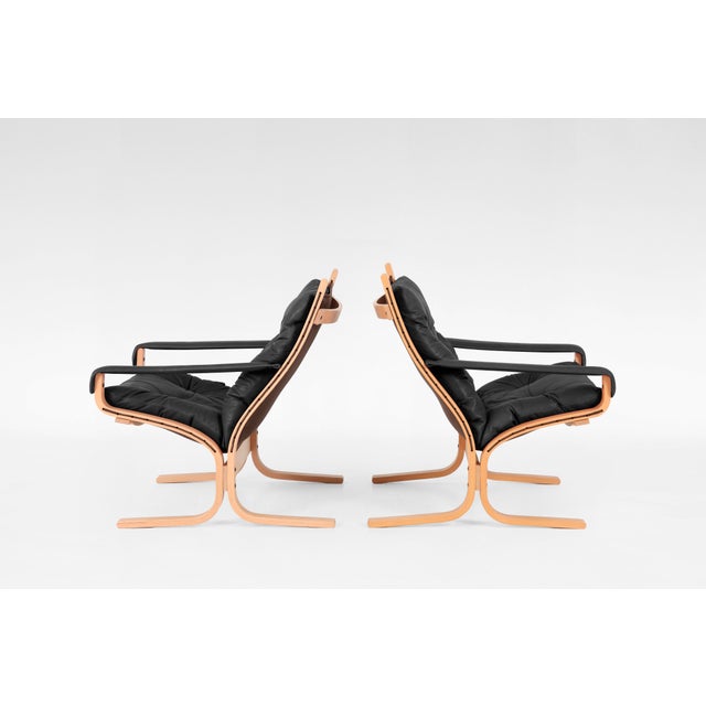 Vintage Siesta Chairs in Black Leather and Plywood by Ingmar Relling for Westnofa, 1960s, Set of 2 For Sale - Image 5 of 5