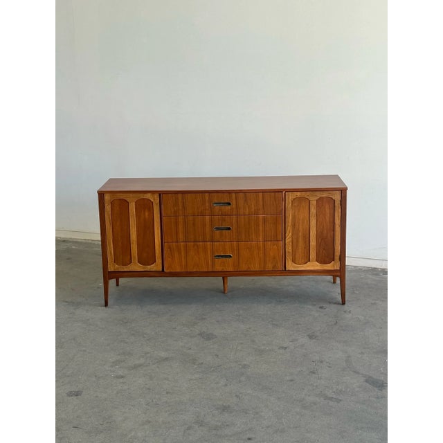 1960s 1960s Mid Century Modern Credenza in Warm Walnut For Sale - Image 5 of 17