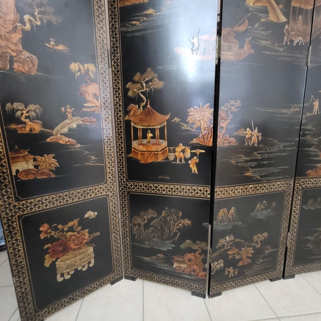 Early 20th Century Chinese Export Coromandel Six-Panel Folding Screen With Gilded and Hand Painted Chinese Daily Life For Sale - Image 4 of 15