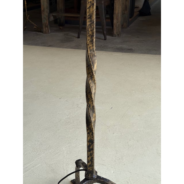 Spanish 1950's Iron Floor Lamp With Twisted Stem With Patinated Finish For Sale In New York - Image 6 of 18