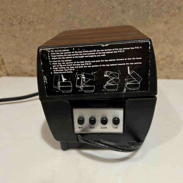 1970s Cosmo Time Folding Portable High Intensity Desk Lamp & Digital Alarm Clock For Sale In San Diego - Image 6 of 11