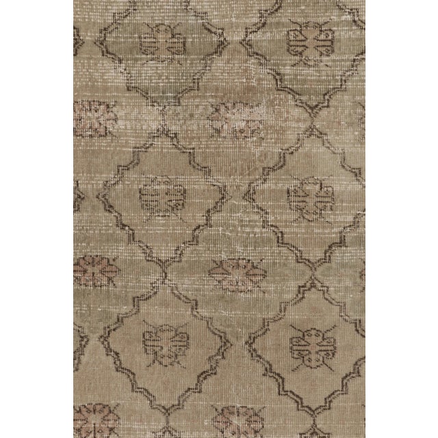 Vintage Turkish Runner Rug, Beige & Cream With Diamond Patterns – Rug & Kilim For Sale In New York - Image 6 of 8