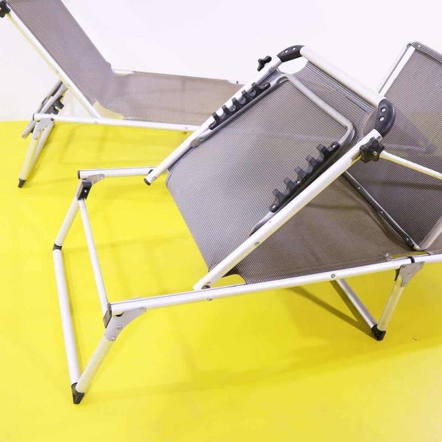 Gray Folding Sun Loungers in Aluminum and Perforated Fabric, Set of 2 For Sale - Image 8 of 10
