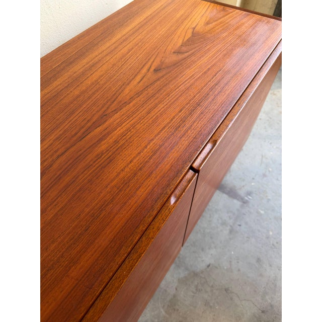 Vintage Danish Teak Sideboard Cabinet – Mid-Century Modern Storage Credenza 1960s For Sale In Los Angeles - Image 6 of 10