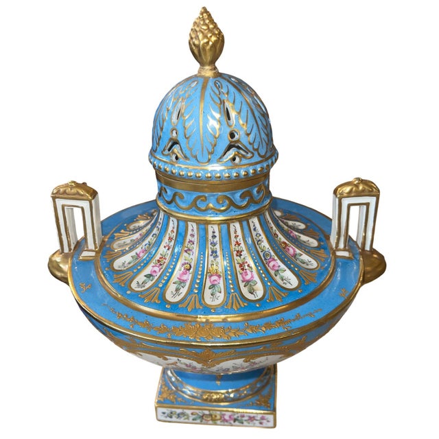 Blue Pair of Sèvres Style Celestial Blue Porcelain Urns. Early 20th Century, France. For Sale - Image 8 of 12
