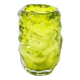 Modernist Hand-Blown Undulating Art Glass Peridot Green Vase Signed Caleb Siemon For Sale