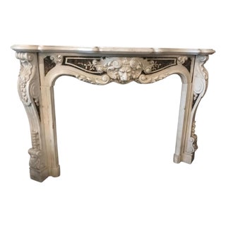 Italian Neoclassical Marble Fireplace with Lion Head Motif, 1930 For Sale