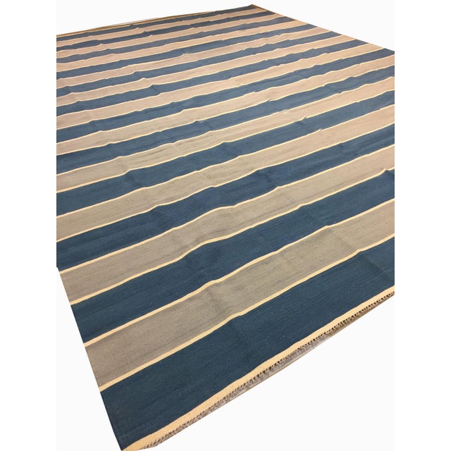 The simplicity and boldness of this piece gives a contemporary feel and can look at home in both a modern or traditional...