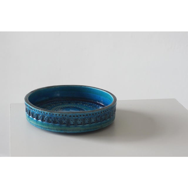 Bitossi Mid-Century Modern Rimini Blue Ceramic Bowl by Aldo Londi for Bitossi For Sale - Image 4 of 7