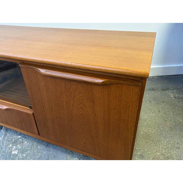 Metal 1970s Mid-Century TV Unit from Sakol of Scotland For Sale - Image 7 of 9