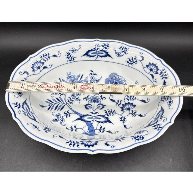 Mid-Century Modern Vintage Blue Danube Onion China Japan Oval Vegetable Serving Bowl For Sale - Image 3 of 5