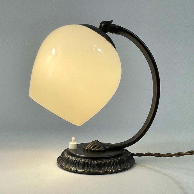 Vintage Art Deco German Table Lamp in Burnished Brass and Opaline Glass, 1930s For Sale - Image 16 of 17
