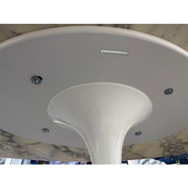 Vintage Oval Table by Eero Saarinen, 2010 For Sale - Image 11 of 12