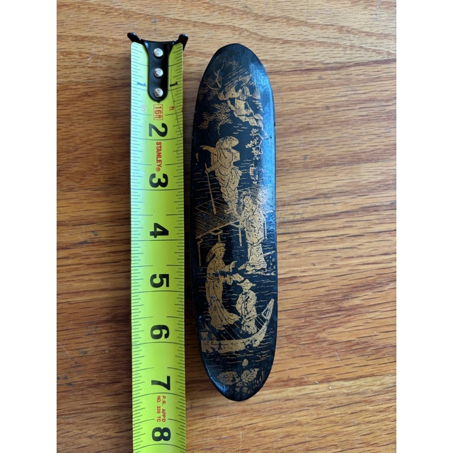 Late 19th Century Antique Meiji Style Japanese Black Lacquer & Gilt Figural Spectacle/Pencil Case For Sale - Image 5 of 6