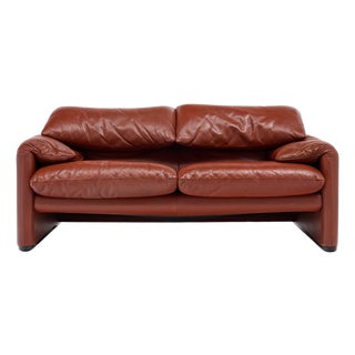 Red Maralunga Love Seat by Vico Magistretti for Cassina, Circa 1970s For Sale