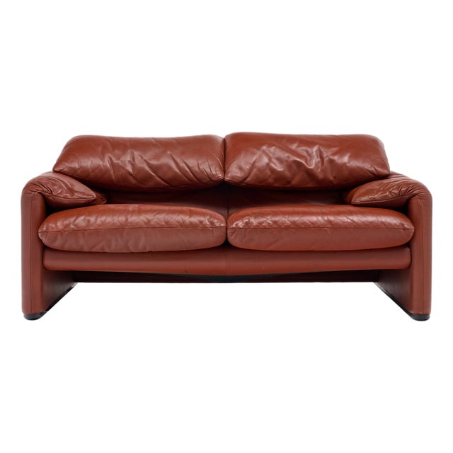 Red Maralunga Love Seat by Vico Magistretti for Cassina, Circa 1970s For Sale