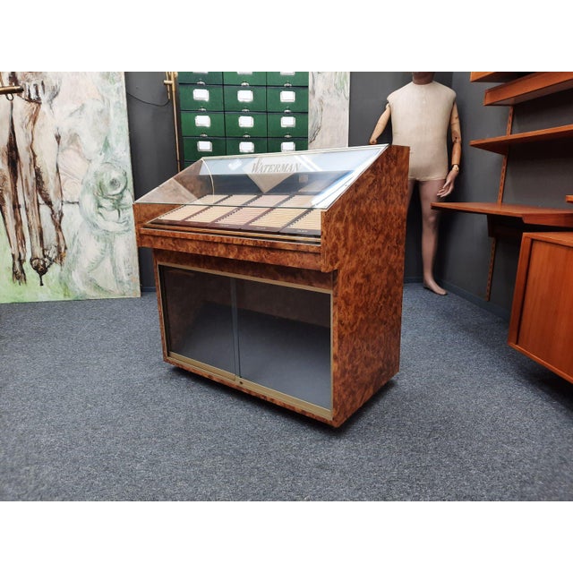 Mobile Display Case with Lighting, 1980s For Sale - Image 16 of 16