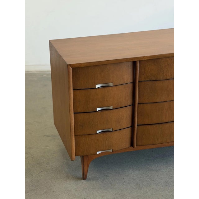 Mid-Century Modern Mid-Century Modern Walnut 12-Drawer Dresser by American of Martinsville For Sale - Image 3 of 12