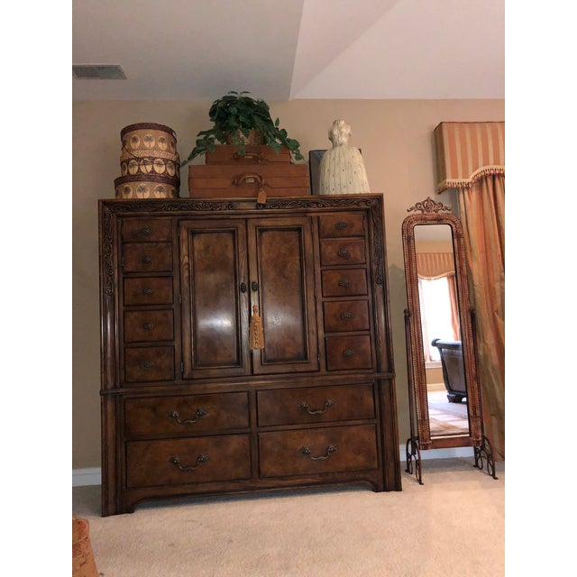 1980s Beautiful Henredon 6-Piece Bedroom Set ( Mattress & Bedding Not Included) For Sale - Image 10 of 11