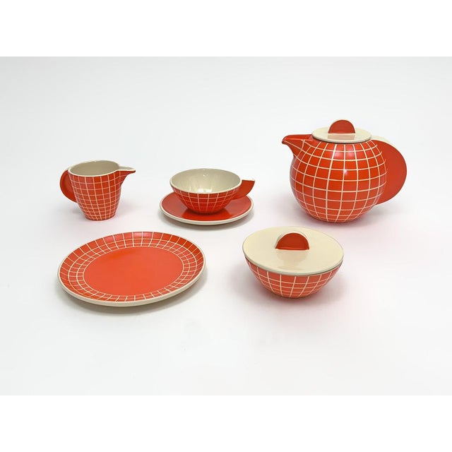 Questo raro servizio da tè prodotto dalla Rometti negli anni '40 molto probabilmente fu disegnato da Dante Baldelli che in...