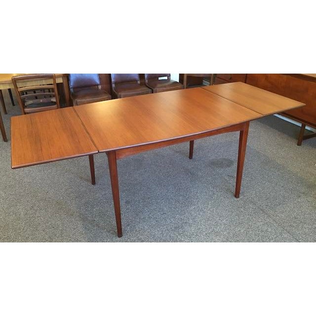 Mid Century Modern Extending Teak Dining Table c.1960 For Sale - Image 9 of 11