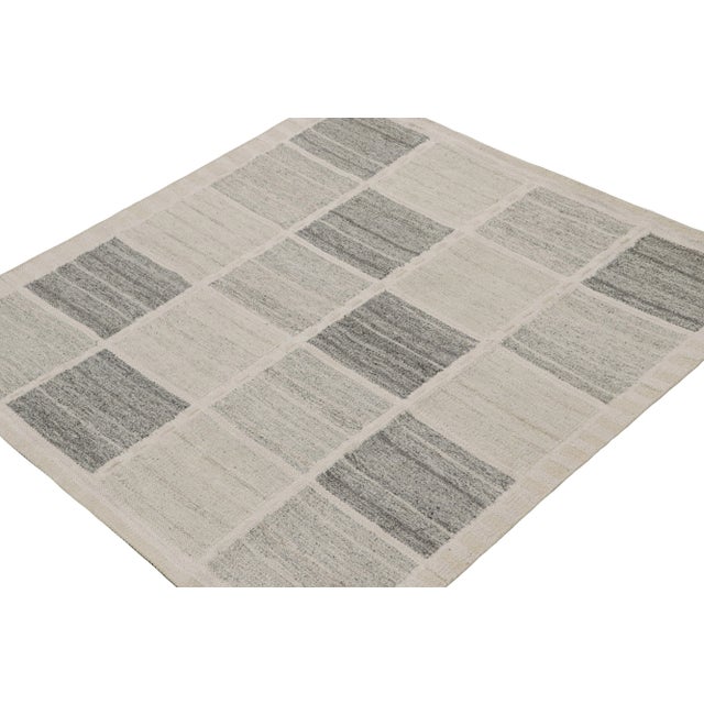 This 6x6 square Kilim is a Swedish style flatweave from the Scandinavian rug collection by Rug & Kilim. Handwoven in wool,...