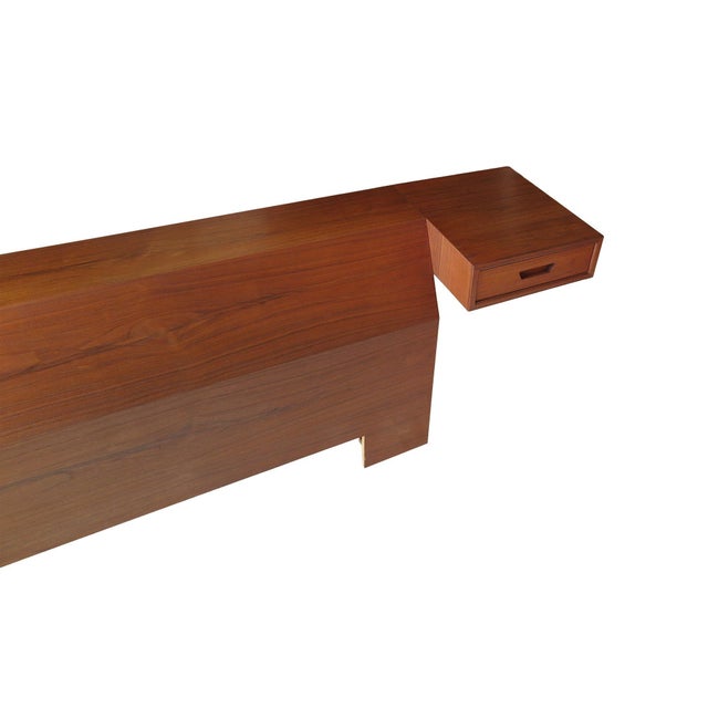 Mid-Century King Headboard in American Walnut With Integrated Nightstands For Sale - Image 4 of 8