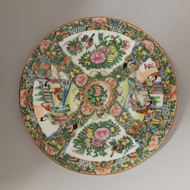 1940s Pair of Vintage Rose Medallion Plates (8.5") For Sale - Image 5 of 6