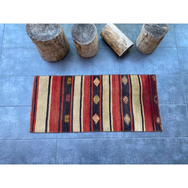 Farmhouse Neutral Multi Colour Small Kilim Rug For Sale - Image 3 of 10