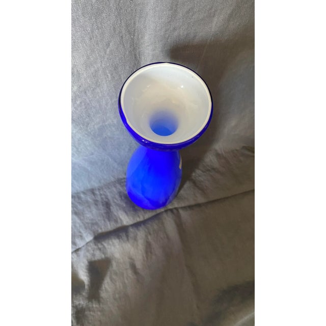 Mid-Century Italian Cobalt Blue Cased Glass Hyacinth Vase For Sale In San Francisco - Image 6 of 8