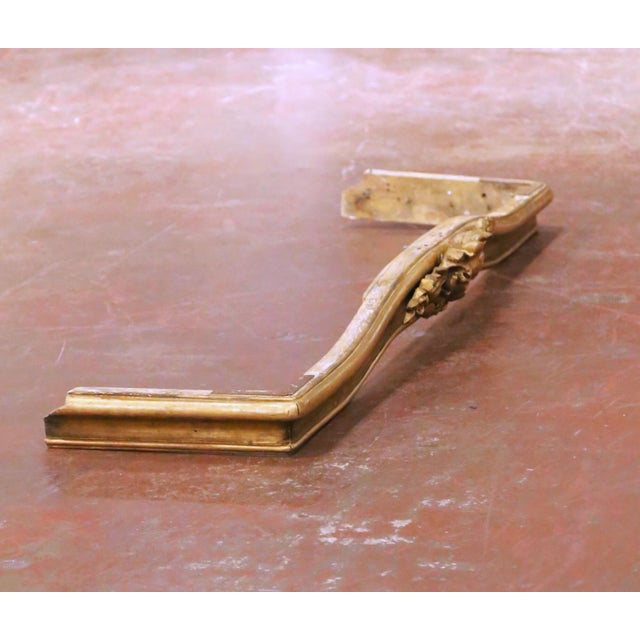 French 19th Century French Louis XV Carved Giltwood Canapé De Lit Crest For Sale - Image 3 of 9