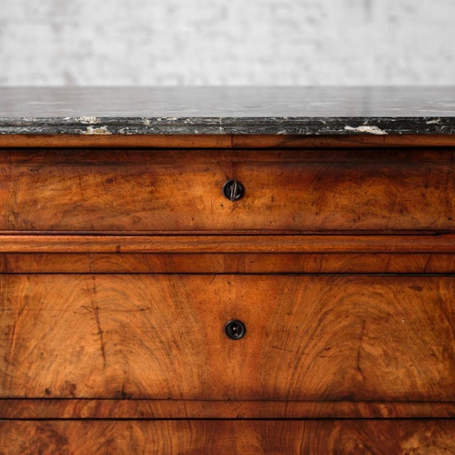 Wood 19th Century French Louis Philippe Walnut Chest With Marble Top (A) For Sale - Image 7 of 11