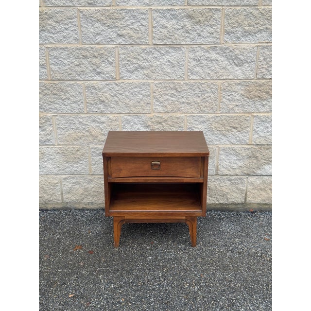 Mid-Century Modern Mid 20th Century Modern Walnut Nightstand For Sale - Image 3 of 10