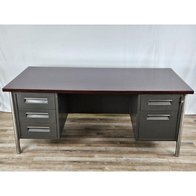 Important Italian 70s directional desk, Turin Mobiltecnica production. It presents itself with an iron structure...