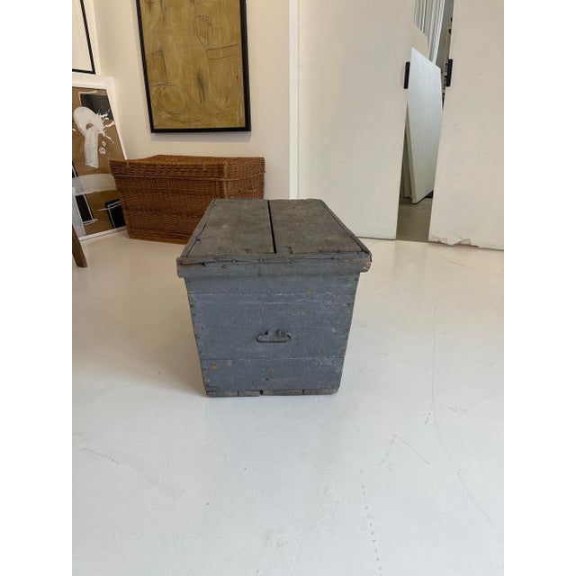 Antique Primitive Painted Wood Trunk With Original Patina – Early 20th Century For Sale - Image 4 of 9