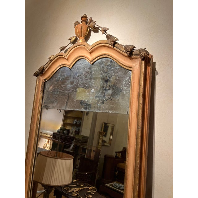Gustavian (Swedish) Tuscan Neoclassical Pink Lacquered and Double Gold Leaf Framed Pier Mirror in Mercury Glass, Italy, 18th Century For Sale - Image 3 of 9