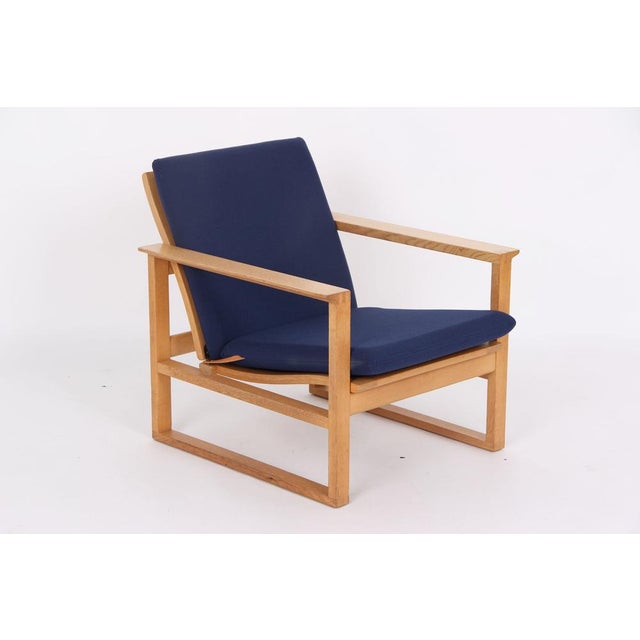 Model 2256 Lounge Chairs in Oak and Fabric by Børge Mogensen for Fredericia, Set of 2 For Sale - Image 11 of 18