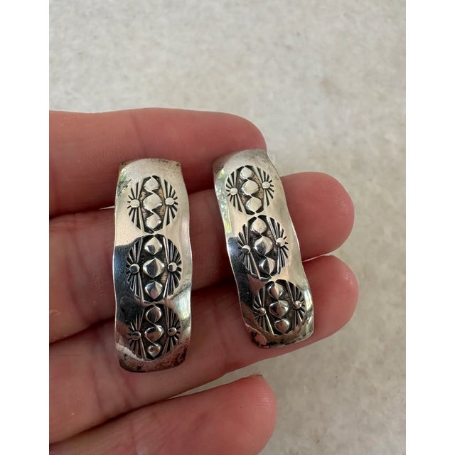 Vintage Sterling Silver Pierced Earrings With Carved Accent, Pair For Sale - Image 4 of 4