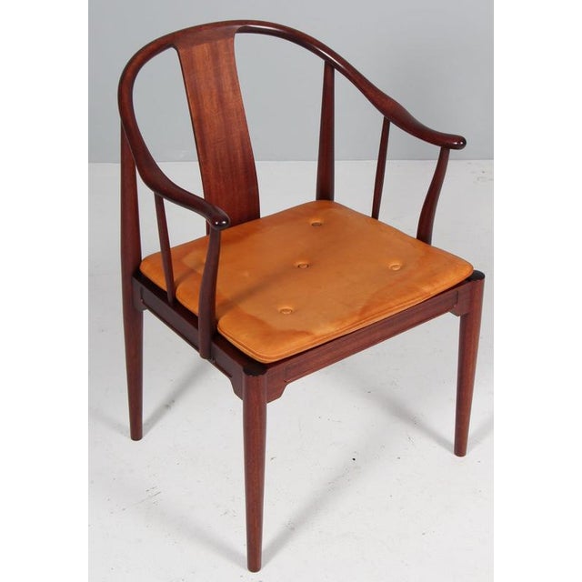 Hans J. Wegner famous and beautiful chair is an adaptation of an old Chinese chair of the Ming dynasty; “China Chair”. A...