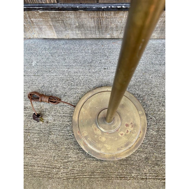 Traditional Mid-Century Brass Floor Lamp For Sale - Image 3 of 13