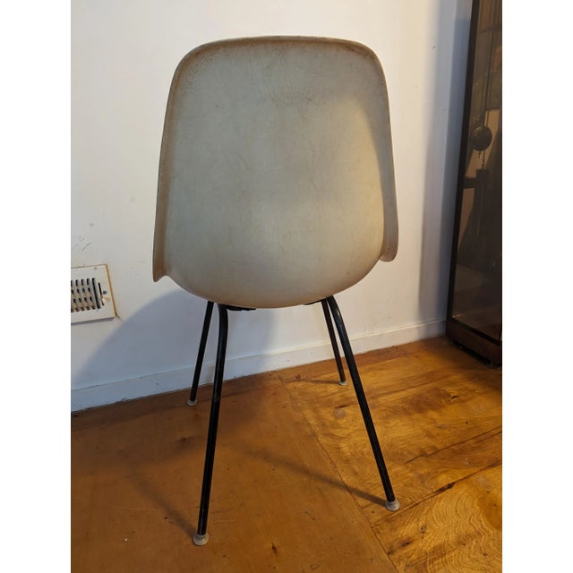 Mid-Century Modern 1960s Early Eames Shell Chair For Sale - Image 3 of 8