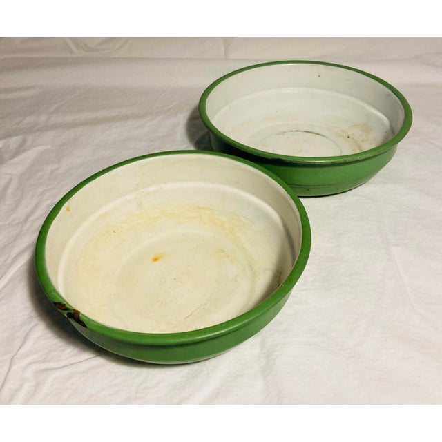 Modern Vintage Enamelware Bowls Set of Two Nesting Bowls Green Exterior With Off White Interior For Sale - Image 3 of 12