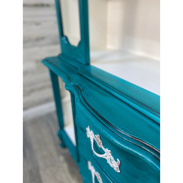 1970s 1970s Turquoise French Provincial Bassett Hutch With Open Display For Sale - Image 5 of 11