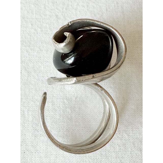 Vintage 1970s Brutalist Modernist Smoky Quartz Statement Ring, Silver-Tone For Sale In New York - Image 6 of 10