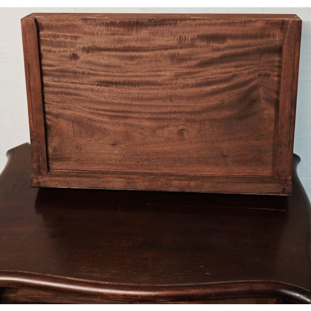 Antique Genoese Louis Philippe Coffee or Side Table in Mahogany Feather For Sale - Image 6 of 10