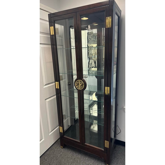 Chinoiserie 1980s Vintage American of Martinsville Mahogany Asian Chinoiserie Curio Display Cabinet For Sale - Image 3 of 7