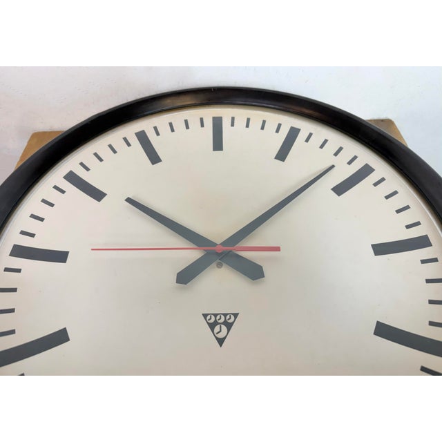 Large Industrial Bakelite Factory Wall Clock from Pragotron, 1960s For Sale - Image 10 of 17