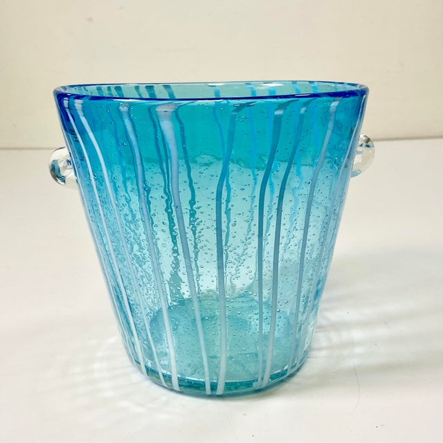 1960s Vintage Italian Hollywood Regency Pablo Venini Murano Glass Ice Bucket With Petite Bubbles For Sale - Image 6 of 10
